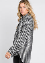 Load image into Gallery viewer, Ariel Houndstooth Shacket - Black
